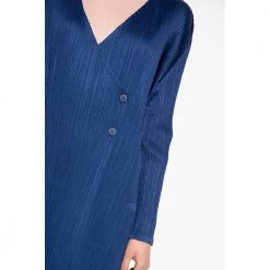 Issey Miyake Pleated Cardigan Blue -dame-cardigans Butikk unnamed file 4313