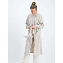 Kashmina Cashmere Cardigan Beige 26 Kashmina Cashmere Cardigan Beige -dame-cardigans Butikk unnamed file 578